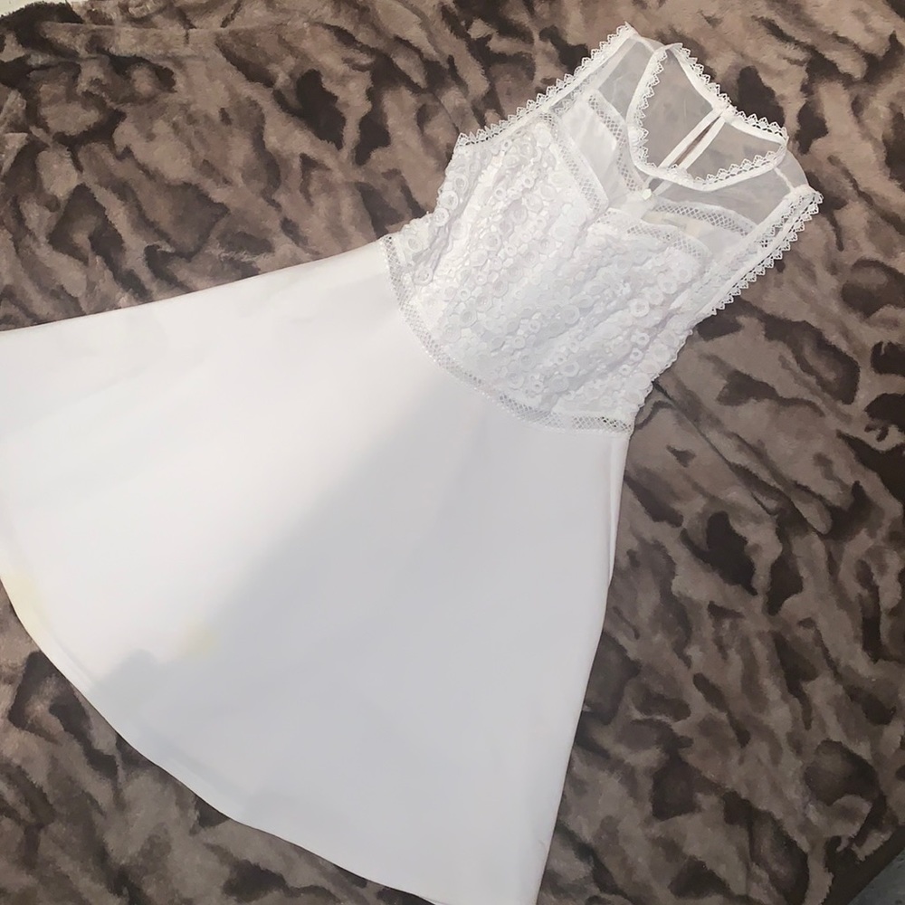 White lace dress too dress